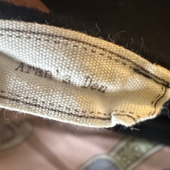 Aran's Den Black Tee with White 'hi' and Pink Heart HI-Low top - Picture 2 of 5